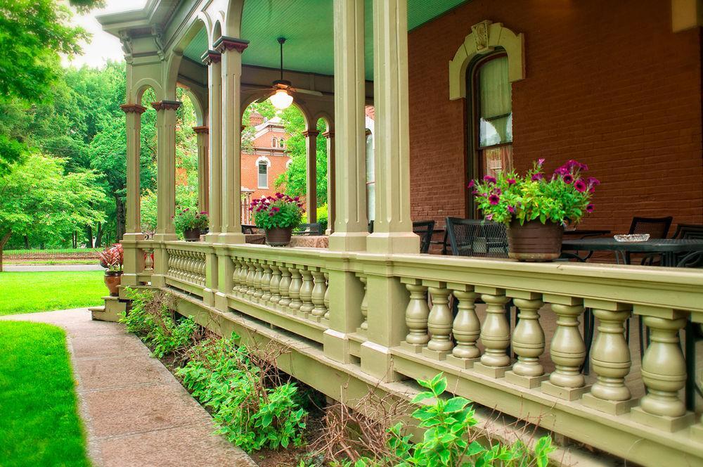 Whiskey Mansion Bed & Breakfast Saint Joseph Eksteriør bilde